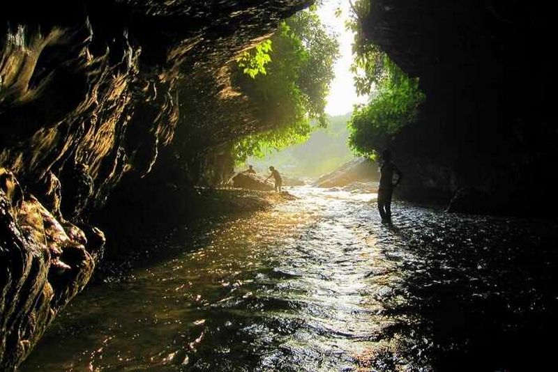 robbers cave dehradun